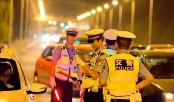 酒后幾個小時可以開車不屬于酒駕？喝酒幾小時后可以開車