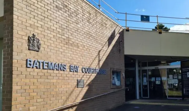 新州男子涉酒駕撞車，被抓時試圖掐死警察！數人合力才將其逮捕